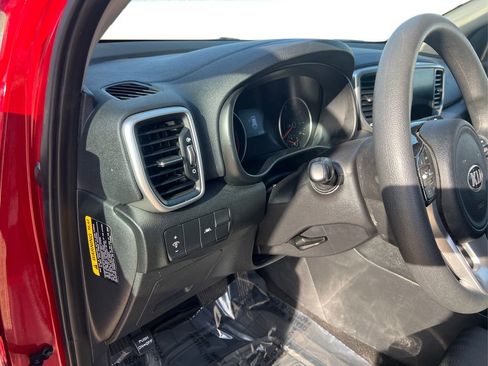 Used 2021 Kia Sportage LX image 19