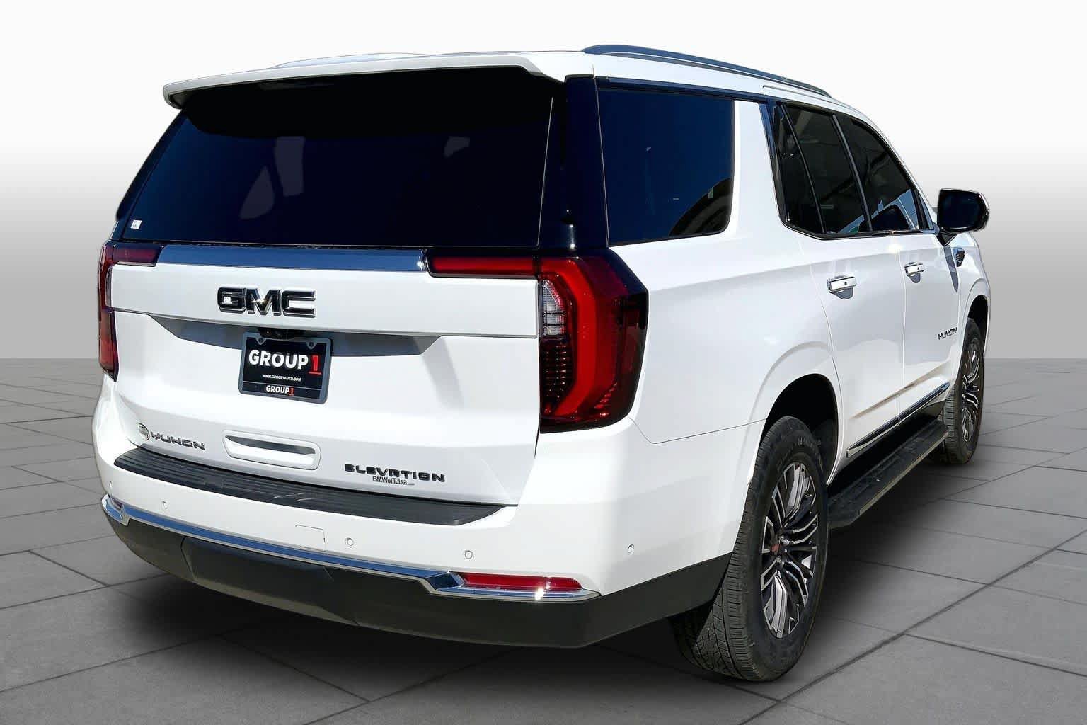 Used 2026 GMC Yukon Elevation w/ Elevation Premium Package AWD/4WD image 12