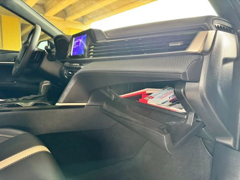 Used 2025 Toyota Camry SE w/ Convenience Package FWD image 27
