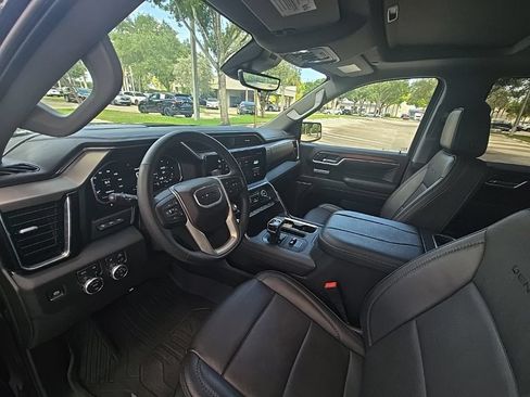 Used 2024 GMC Sierra 1500 Denali w/ Technology Package AWD/4WD image 17