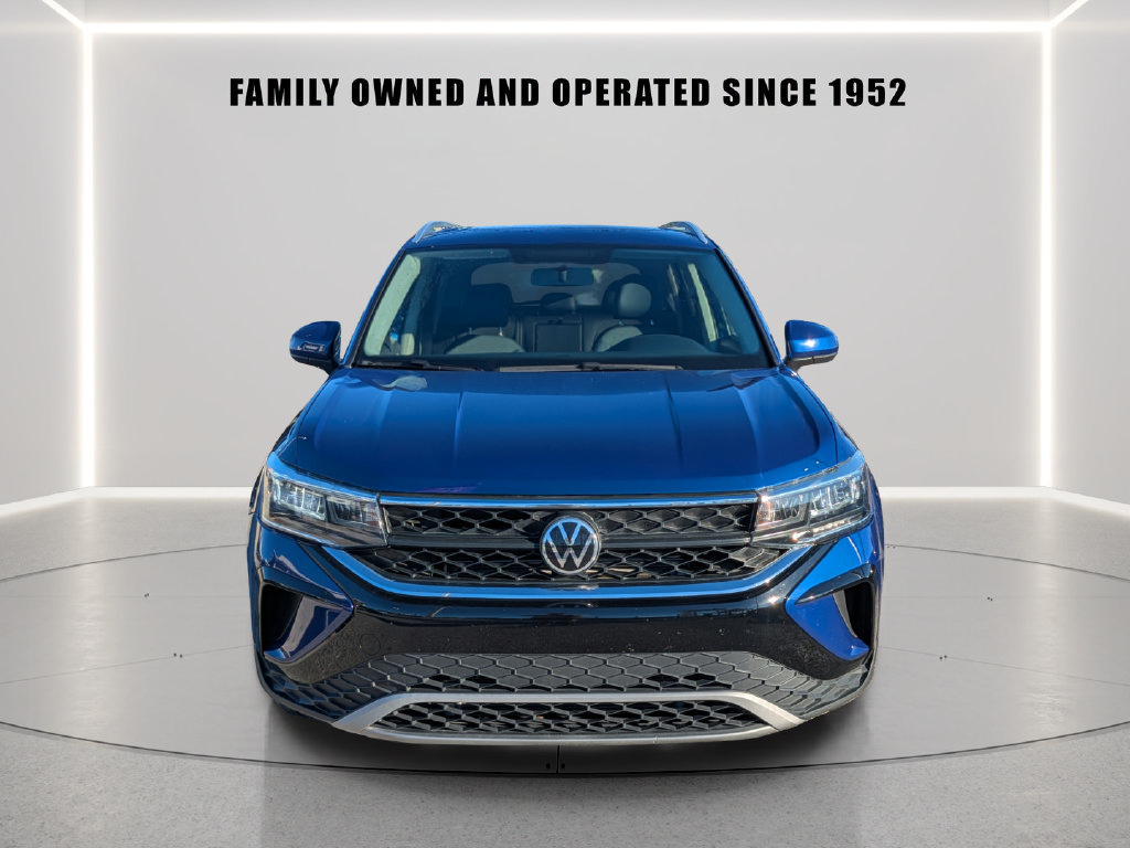 Used 2022 Volkswagen Taos SE FWD image 6
