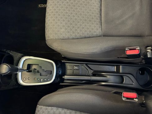 Used 2017 Toyota Yaris L image 14