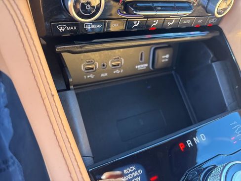 Used 2024 Jeep Grand Cherokee Summit image 47