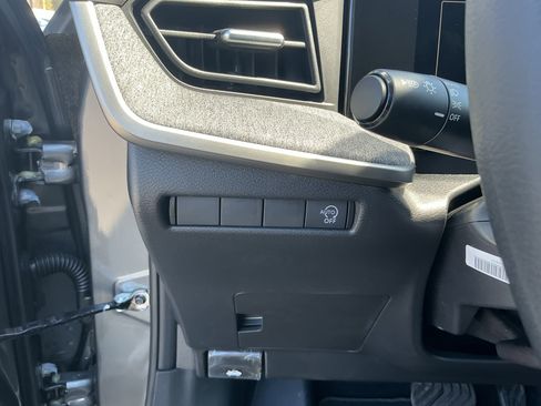 New 2026 Nissan Kicks SV image 9