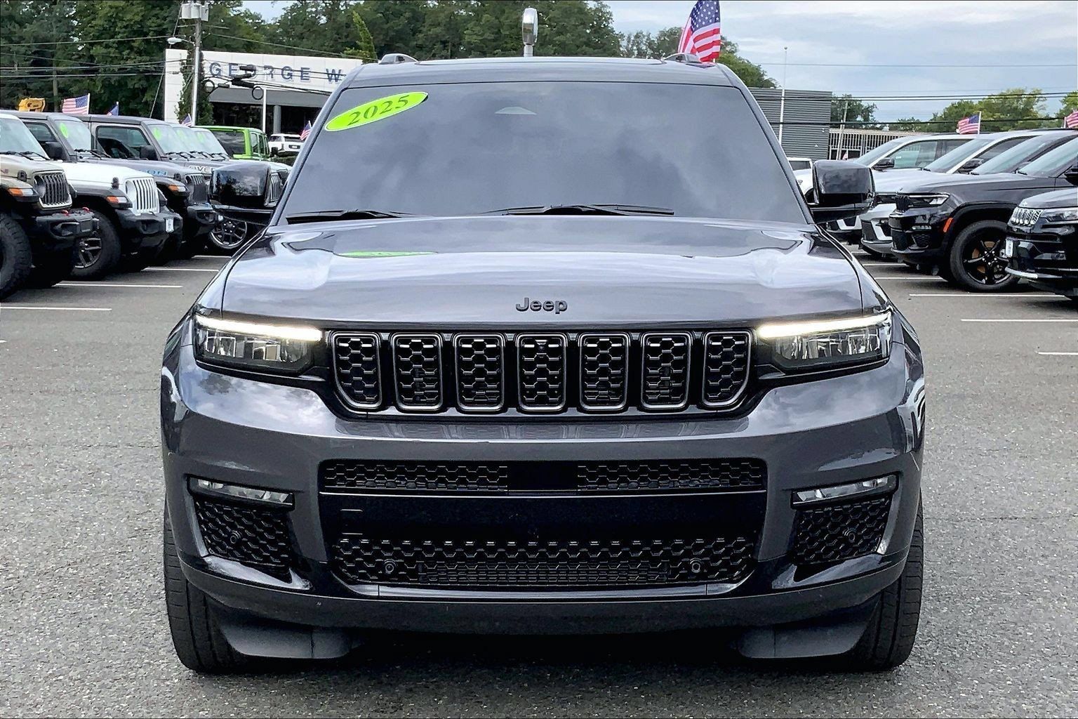 Certified 2025 Jeep Grand Cherokee L Summit AWD/4WD image 3