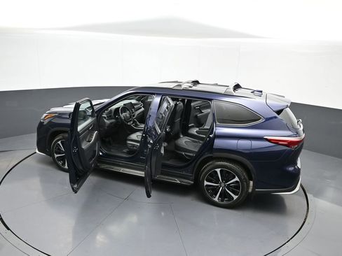Used 2021 Toyota Highlander XSE image 46