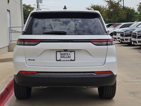 New 2026 Jeep Grand Cherokee Limited w/ Limited Altitude Package AWD/4WD image 4