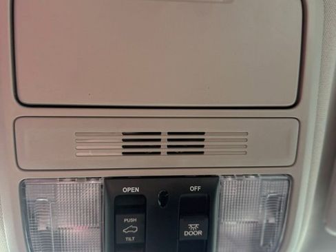 Used 2026 Honda Odyssey EX-L image 37