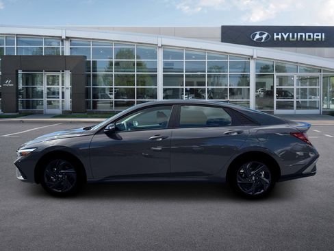 New 2026 Hyundai Elantra Sport image 3