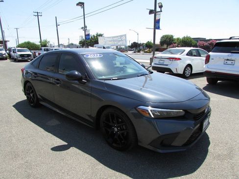 Used 2022 Honda Civic Sport image 2