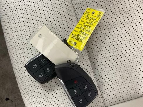 Used 2025 Buick Enclave Avenir w/ Super Cruise Package AWD/4WD image 51