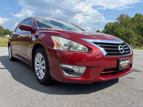Used 2014 Nissan Altima 2.5 S w/ Display Audio Package FWD image 7