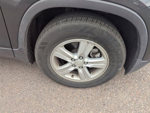 Used 2020 Chevrolet Trax LS w/ LPO, Cargo Package image 5