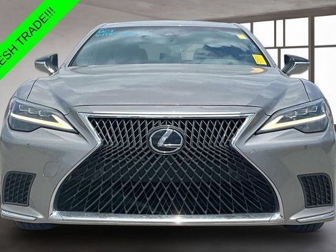 Used 2022 Lexus LS 500 w/ Accessory Package (Z2) RWD image 2