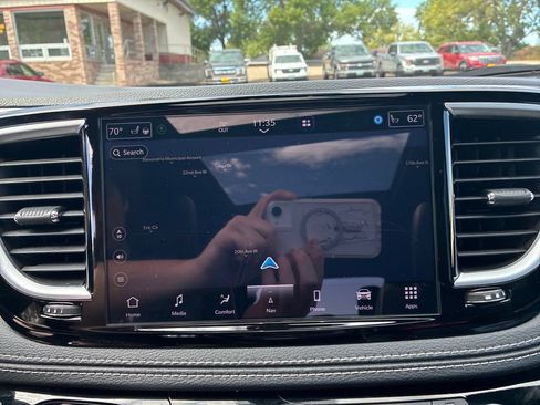Used 2026 Chrysler Pacifica Limited FWD image 19