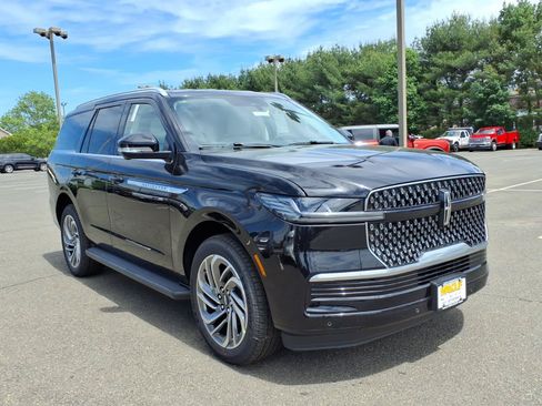 New 2026 Lincoln Navigator Premiere AWD/4WD image 1