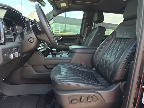 Used 2024 GMC Sierra 1500 AT4 w/ Technology Package AWD/4WD image 10