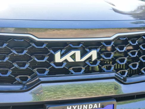 Used 2023 Kia Sorento EX w/ Panoramic Sunroof Package FWD image 11