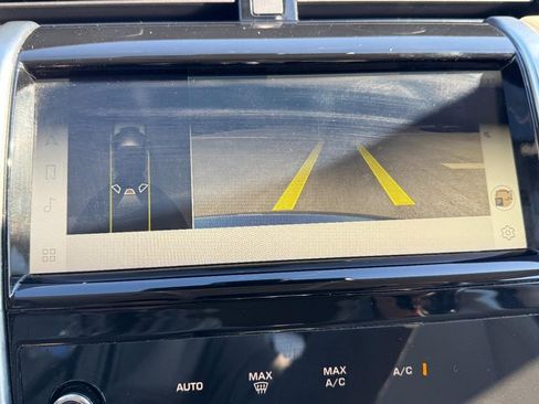 Used 2022 Land Rover Discovery Sport S image 21