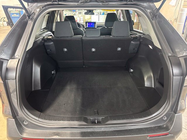 Used 2025 Toyota RAV4 LE AWD/4WD image 26