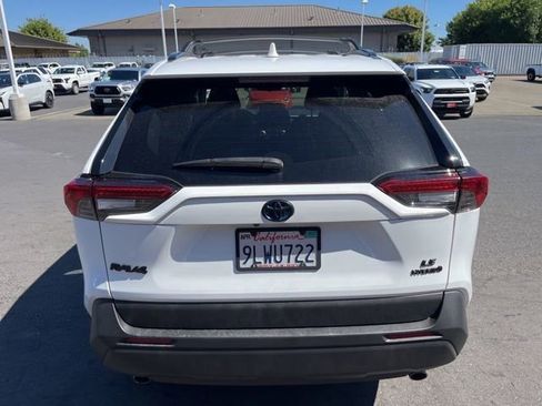 Used 2024 Toyota RAV4 LE AWD/4WD image 6