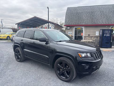 Used 2015 Jeep Grand Cherokee Altitude AWD/4WD image 4