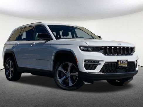 Used 2022 Jeep Grand Cherokee Limited 4xe image 2