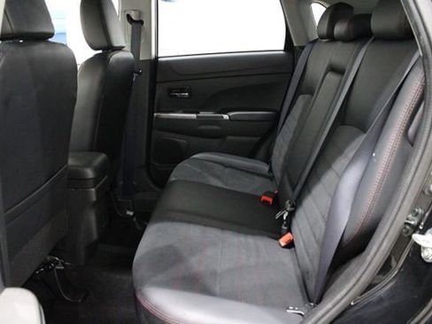 Used 2024 Mitsubishi Outlander Sport SE image 11