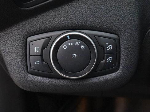 Used 2017 Ford Escape SE w/ Equipment Group 201A FWD image 16