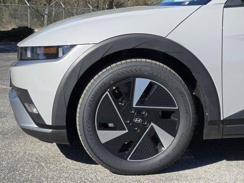 New 2026 Hyundai Ioniq 5 SEL image 5