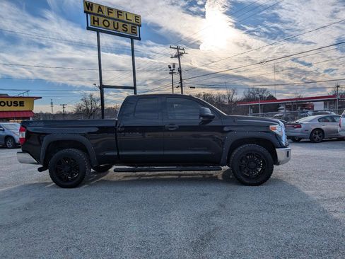Used 2017 Toyota Tundra SR5 w/ SR5 Upgrade Package image 5