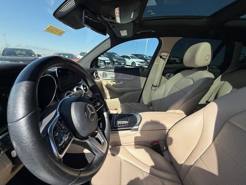 Used 2021 Mercedes-Benz GLC 300 4MATIC image 13