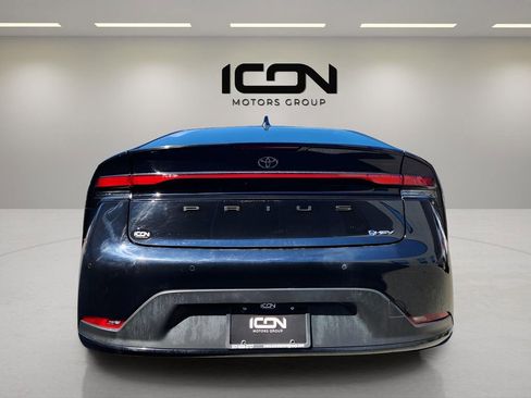 Used 2023 Toyota Prius LE image 8