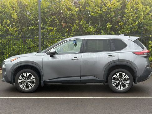 Used 2022 Nissan Rogue SV image 7