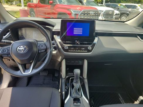 Certified 2025 Toyota Corolla Cross LE FWD image 22