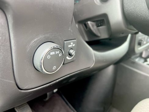 Used 2025 Chevrolet Express 3500 LT w/ LT Preferred Equipment Group RWD image 15