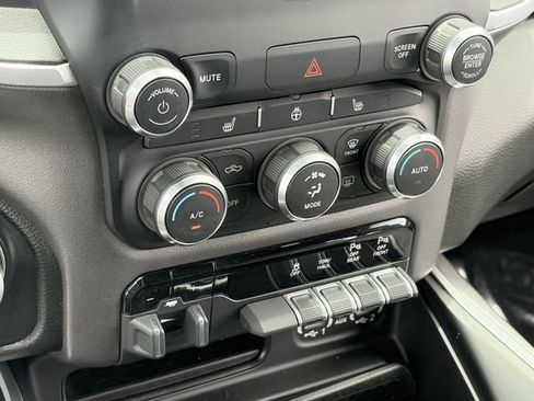 Used 2021 RAM 1500 Big Horn AWD/4WD image 18