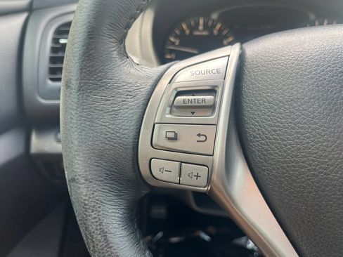 Used 2015 Nissan Altima 2.5 SV w/ Convenience Package FWD image 16