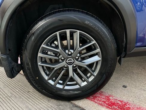 Used 2023 Nissan Rogue S image 9