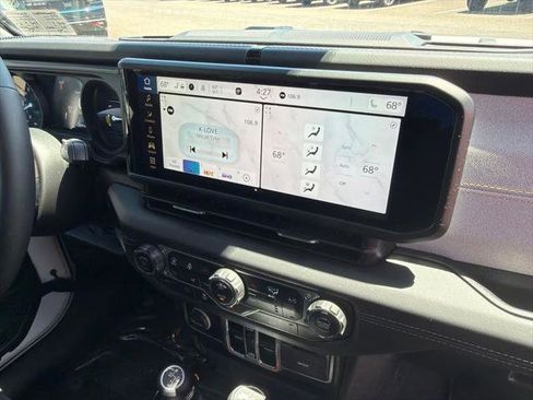 Certified 2025 Jeep Wrangler Unlimited Sahara AWD/4WD image 14