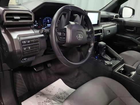 Used 2025 Toyota Tacoma SR5 image 14