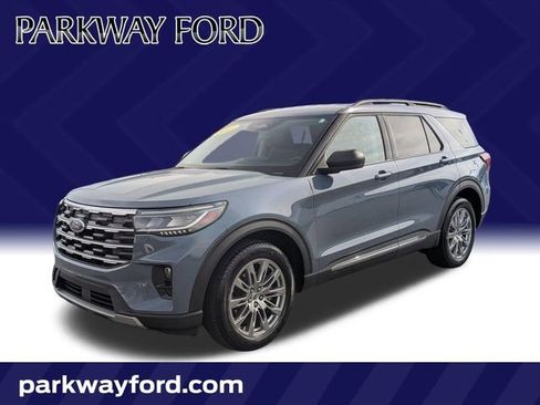 Used 2025 Ford Explorer Active w/ Active Comfort Package image 1