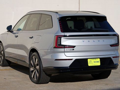 Used 2025 Volvo EX90 Ultra AWD/4WD image 48