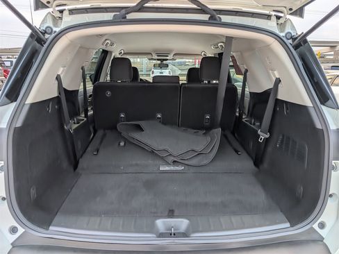 Certified 2024 Nissan Pathfinder SV image 28