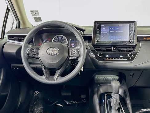 Used 2020 Toyota Corolla LE image 11