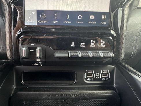 Used 2022 RAM 1500 Limited w/ Body-Colour Bumper Group image 23