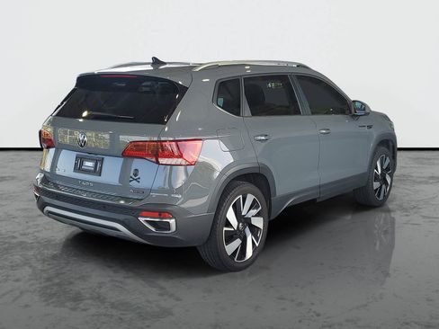 Used 2024 Volkswagen Taos SEL AWD/4WD image 2