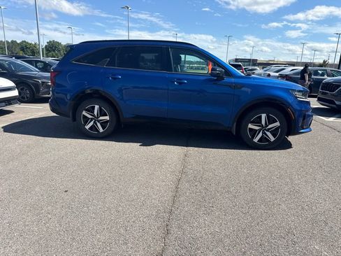Used 2022 Kia Sorento S FWD image 5