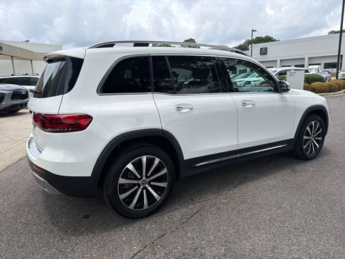 Used 2022 Mercedes-Benz GLB 250 w/ Premium Package image 13