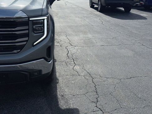 Used 2025 GMC Sierra 1500 SLT w/ SLT Premium Plus Package AWD/4WD image 10